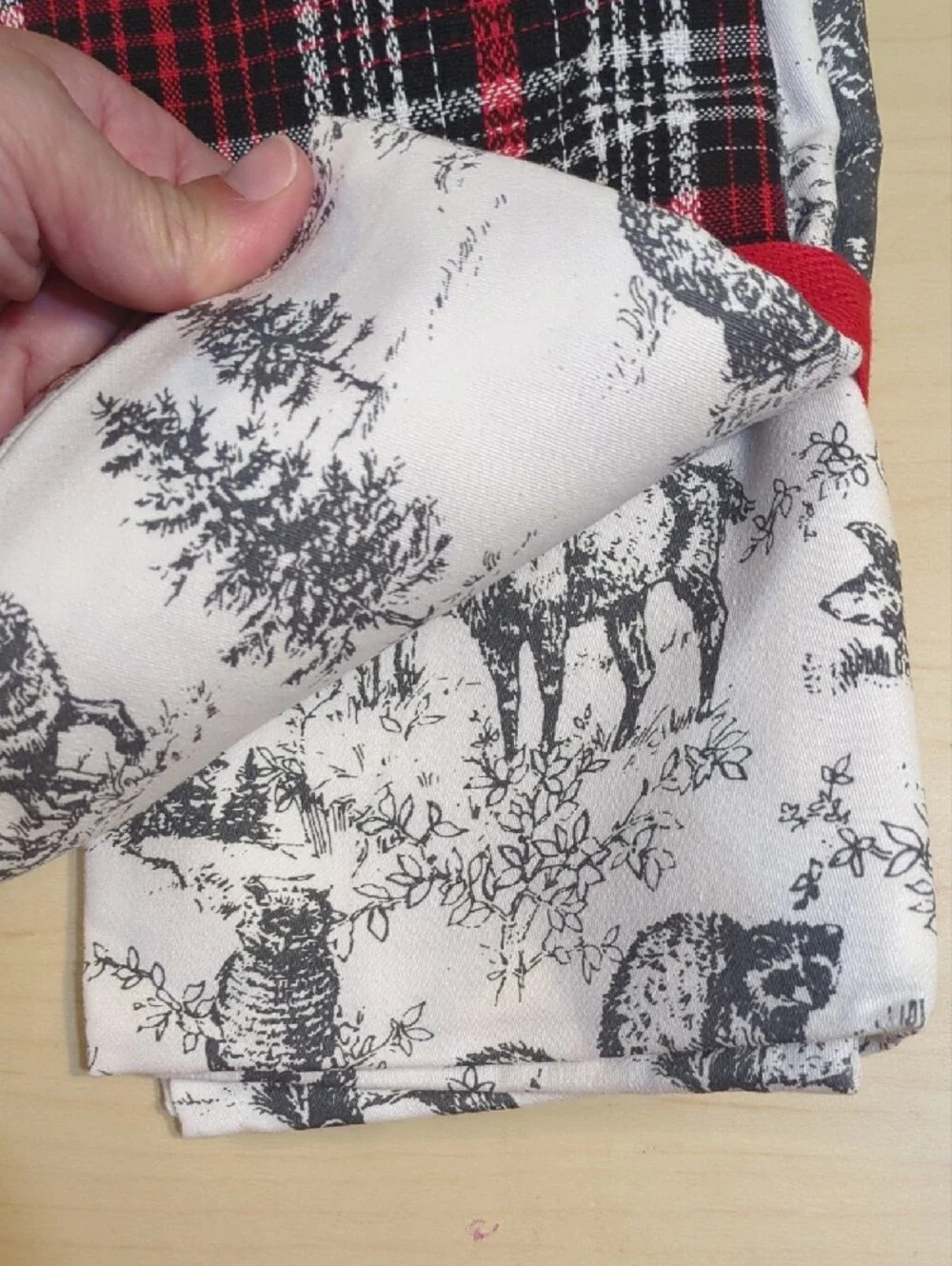 Tag White and Black Wildlife Dish Towels NWT